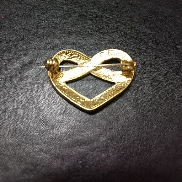 Gold tone red enamel heart brooch - Picture 6 of 8